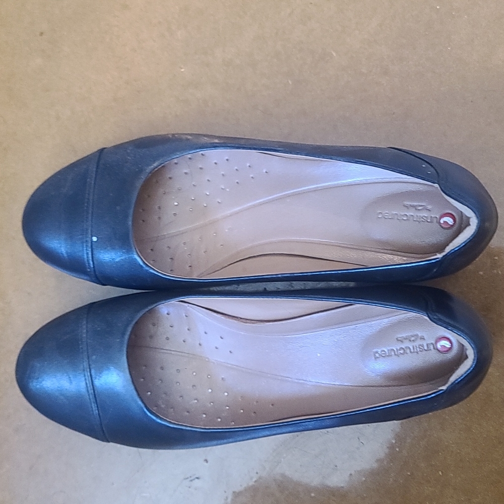 Women's black wedges